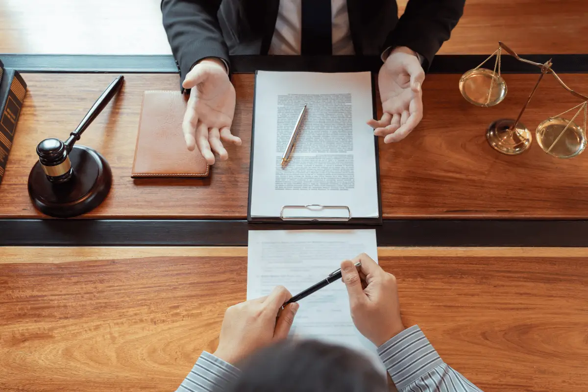 Advogado apresentando recurso Contra Decisão do Tribunal de Ética da OAB